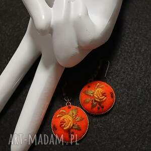 ręcznie haftowane kolczyki jasper ruchome bigle, boho biżuteri filcu