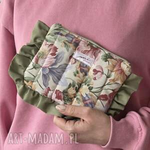 kosmetyczka kwiatowa z falbanką, saszetka, styl romantyczny