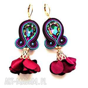 Hot Red Flowers haftowane kolczyki sutaszowe, kwiat