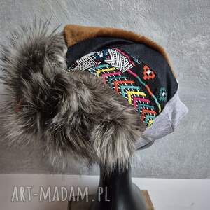 Prezent Futrzana czapka brązowa smerfetka zwariowana na podszewce
