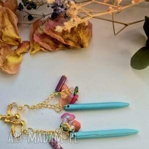 Klipsy kolorowe muszle i koraliki, rękodzieło wykonane w pojedynczym