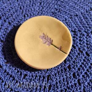 Ceramiczny pojemnik na biżuterię z lawendą - rękodzieło