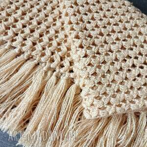 Karmelowy ze złotą nitką, długi szal z frędzlami