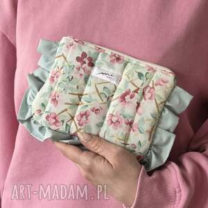 kosmetyczka kwiatowa z falbanką, saszetka, styl romantyczny