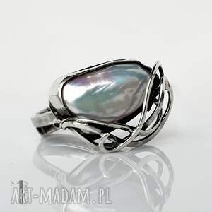 cloud srebrny pierścionek z perłą biwa metaloplastyka srebro