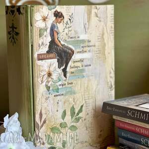 Dekoracyjny kufer-książka na biżuterię w stylu shabby chic