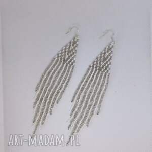 robotkialutki eleganckie, długie srebrno białe kolczyki z koralików