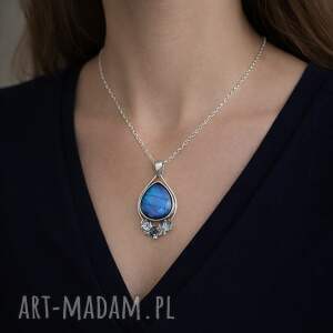 w cieniu dębu, labradoryt, naszyjnik z labardorytem srebrny wisiorek