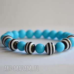 handmade bracelet by sis: biało-czarne paski w niebieskich koralach