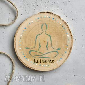 podkładka pod kubek z serii joga 1 rustykalny styl, medytacja drewniane