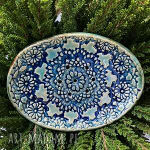 Folkowa mydelniczka ceramiczna handmade z odpływem wody
