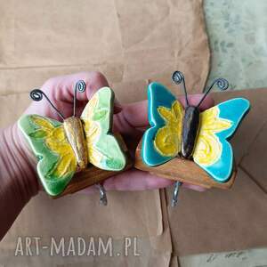 zestaw 2 wieszaczków z motylem ceramika drewno