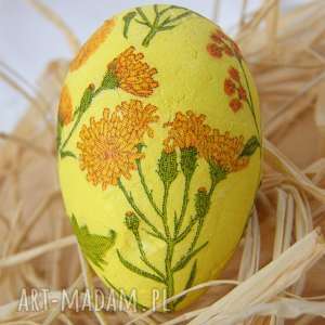 mała pisanka w roślinne wzory, dekoracja wielkanocn, jajeczko wielkanocne