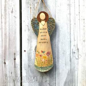 Duży anioł ceramiczny do powieszenia z przesłaniem