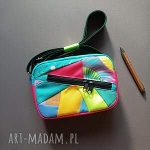 Saszetka na telefon Play with colors - wodoodporna i kolorowa na ramię