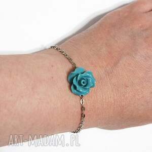 handmade bransoletka - turkusowo niebieska róża - koral