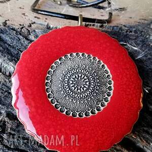stylowy czerwony naszyjnik wisior ceramiczny z mandalą vintage gaia biżuteria