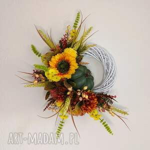 Jesienny wianek z dużą dynią. Deko na drzwi