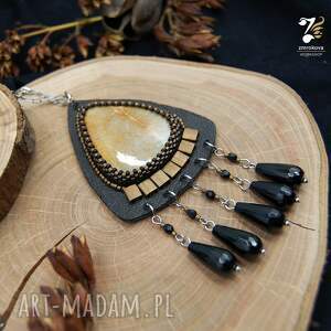Prezent Wisior skórzany z onyksami i skamieliną, naszyjnik - kamieniem