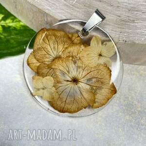 Wisiorek z suszoną hortensją z1697, kwiatem