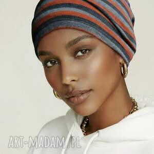 Czapka damska Smerfetka kolorowa, dobra na codzienne noszenie