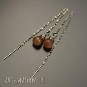 kolczyki minimalistyczne przewlekane kropla kwarc truskawkowy wire wrapping