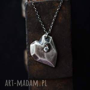 srebrny naszyjnik z geometrycznym sercem, srebro oksydowane walentynki, prezent