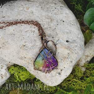 miedziany wisior wire wrapping z tęczową - MetalEarth biżuteria wisiorki