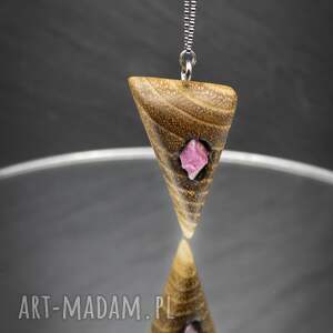 drewniany wisiorek - rubin i akacja ręcznie rzeżbiony naszyjnik z drewna