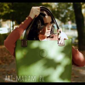 prezentacja wideo ręcznie wykonana damska torba, mała skórzana torebka zuza w kolorze