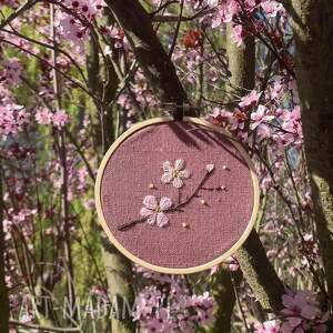 Haftowana sakura na lnie - dekoracja handmade