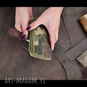 skórzany portfel z oryginalnym wzorem moro od ladybuq art
