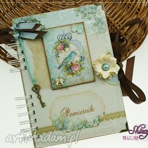 handmade pamiętnik w paryskim ogrodzie