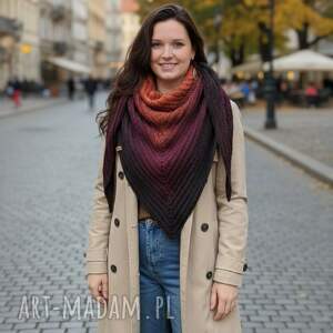 duża chusta szydełkowa z wełny merynos cegła wino czekolada szydełku