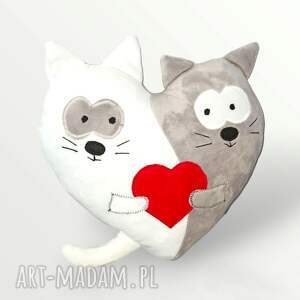 ręcznie robione maskotki poduszka - koty w kształcie serca