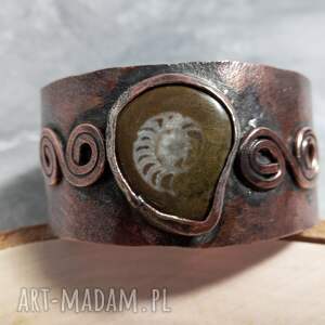 miedziana bransoleta ze skamieliną, amonit biżuteria autorska unikatowa
