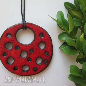 handmade wisiorki czerwony dziurawy wisior ceramiczny