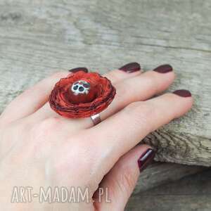 pierścionek bordowo-czerwony, pierścionek, ceramika, organza, kwiat