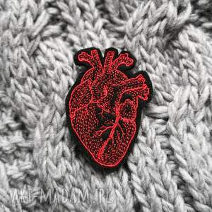 hand made broszki broszka serce anatomiczne