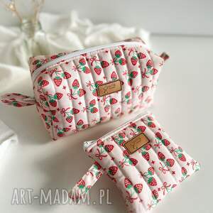 truskawka - kosmetyczka mini, truskawkowy motyw wiosenny prezent, kosmetyczki