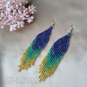 Subtelne kolczyki cieniowane z koralików, długie