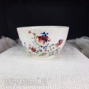 handmade ceramika czarka - bajkowa czarka z porcelany do herbaty lub sake. Porcelana