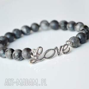 ręcznie zrobione bracelet by sis: srebrny napis love w kamieniach