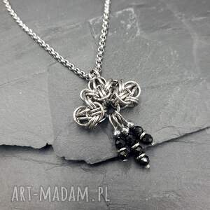 Misterny, tajemniczy wisiorek chainmaille - turmalin