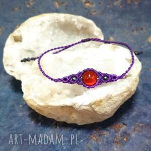 uno bransoletka z kamieniem agat w makramie fioletowa pleciona biżuteria