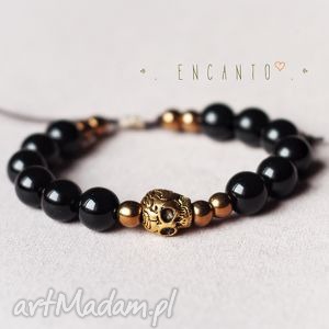 handmade golden skull in onyx