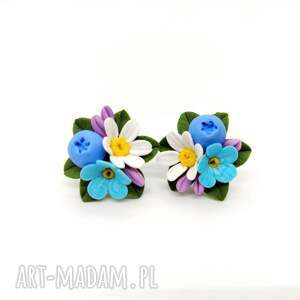 kolczyki sztyfty handmade kwiaty - stokrotka, niezapominajka i jagoda, biżuteria