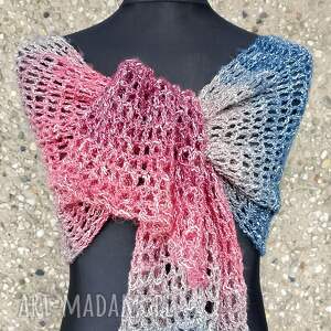 Cieniowany szal ze srebrną nitką, wieczorowy, narzutka