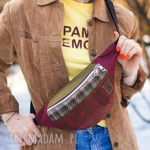 Brązowa saszetka z korka ODCIENIE ZIEMI, męska nerka