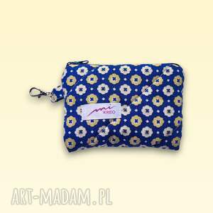 Pikowany kwiatowy portfelik na zamek - etui na karty